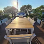 Marina Seahouse Brina