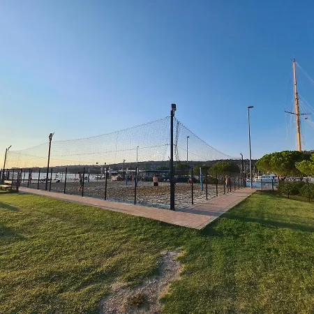 Дом отдыха Marina Seahouse Brina *