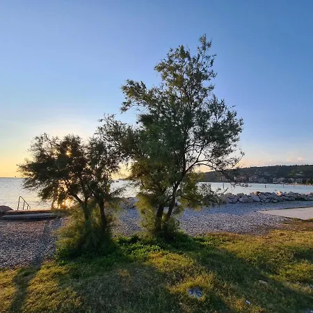 Marina Seahouse Brina Holiday home