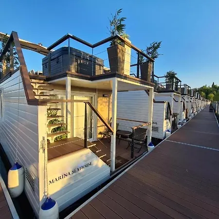 Holiday home Marina Seahouse Brina