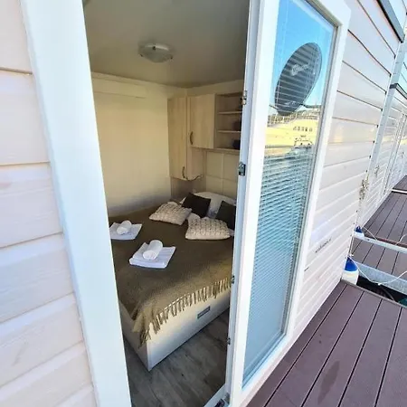 Marina Seahouse Brina *