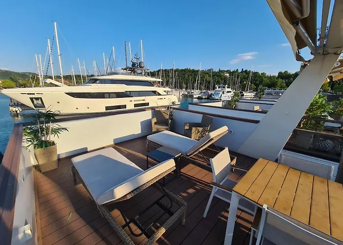 Дом отдыха Marina Seahouse Brina