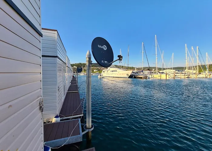 Marina Seahouse Brina Дом отдыха Порторож