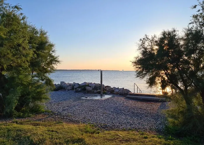 Marina Seahouse Brina *