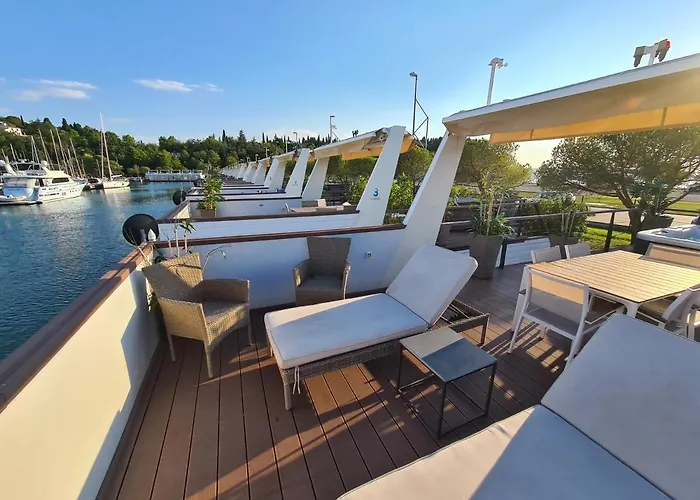 Marina Seahouse Brina * Порторож