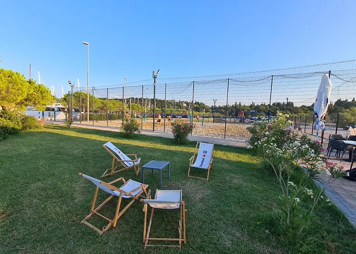 Дом отдыха Marina Seahouse Brina