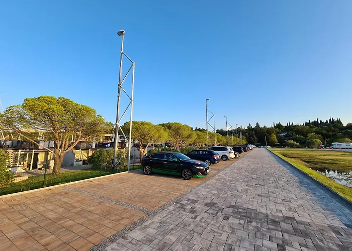 Marina Seahouse Brina Дом отдыха Порторож