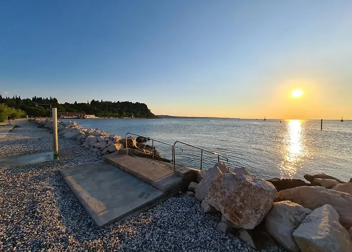 Дом отдыха Marina Seahouse Brina